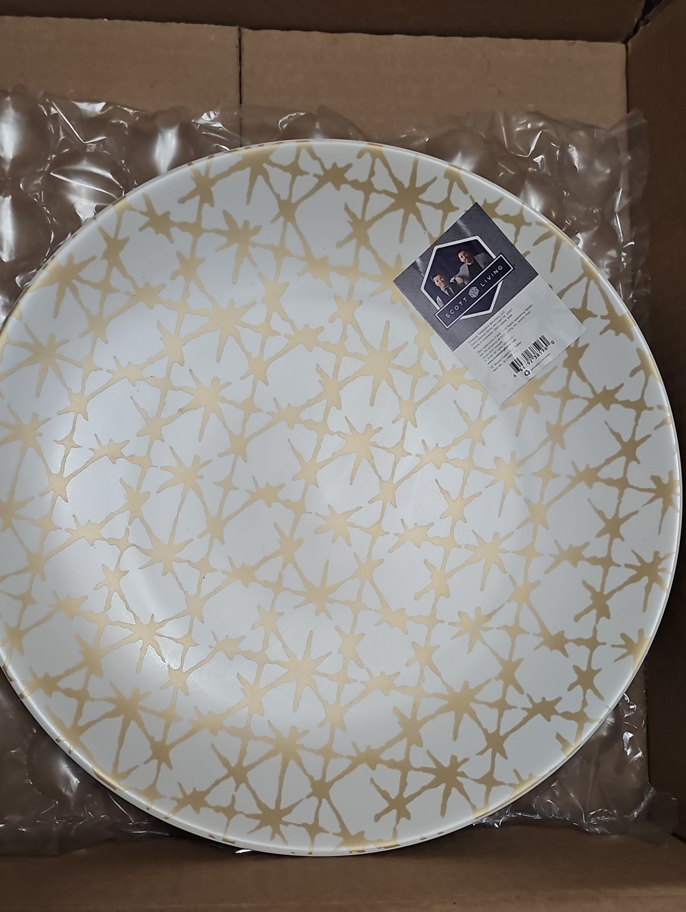 Scott Living 12 inch Round Ceramic Holiday Platter White Gold New MSRP $62